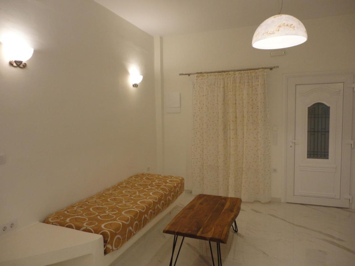 Triena Apartments Fira  Eksteriør billede