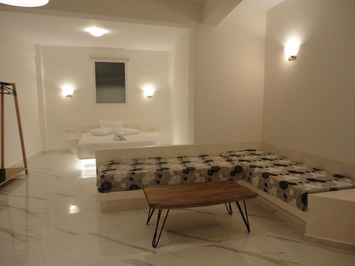 Triena Apartments Fira  Eksteriør billede