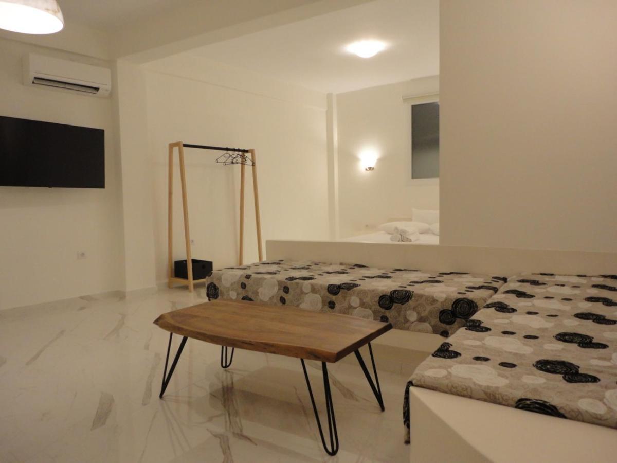 Triena Apartments Fira  Eksteriør billede