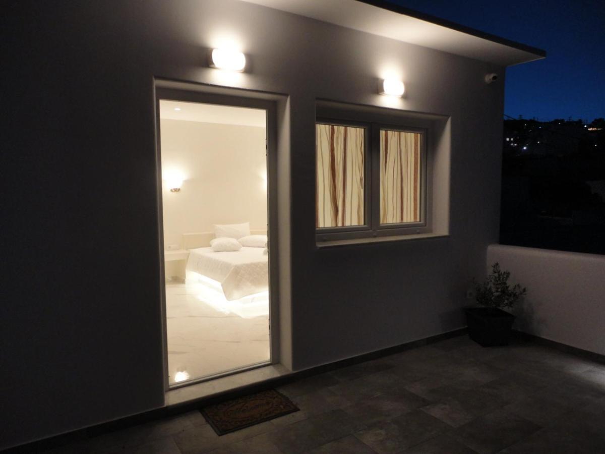 Triena Apartments Fira  Eksteriør billede