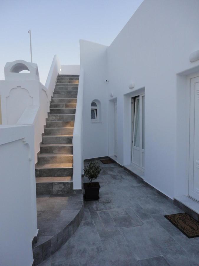Triena Apartments Fira  Eksteriør billede