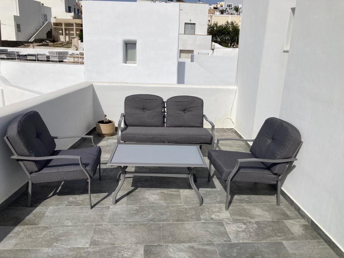Triena Apartments Fira  Eksteriør billede