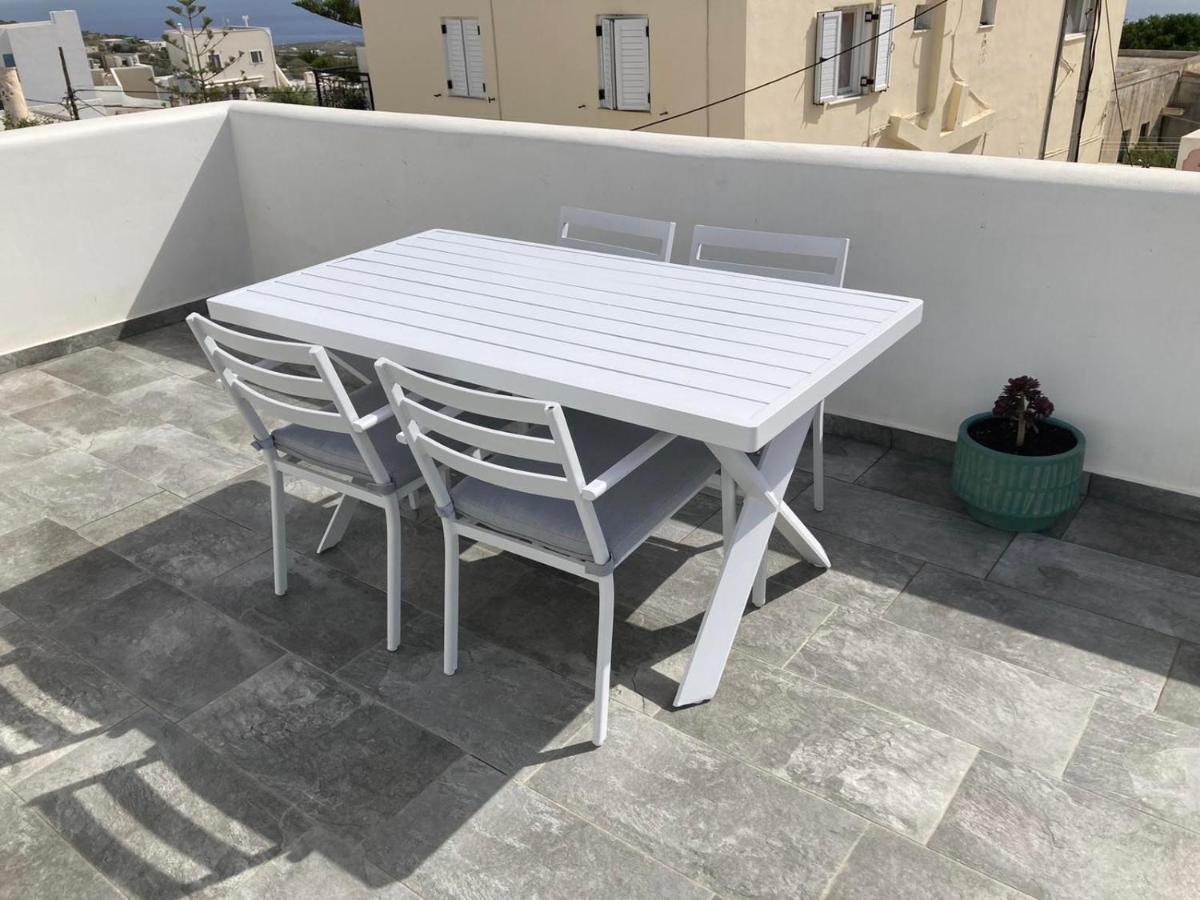 Triena Apartments Fira  Eksteriør billede